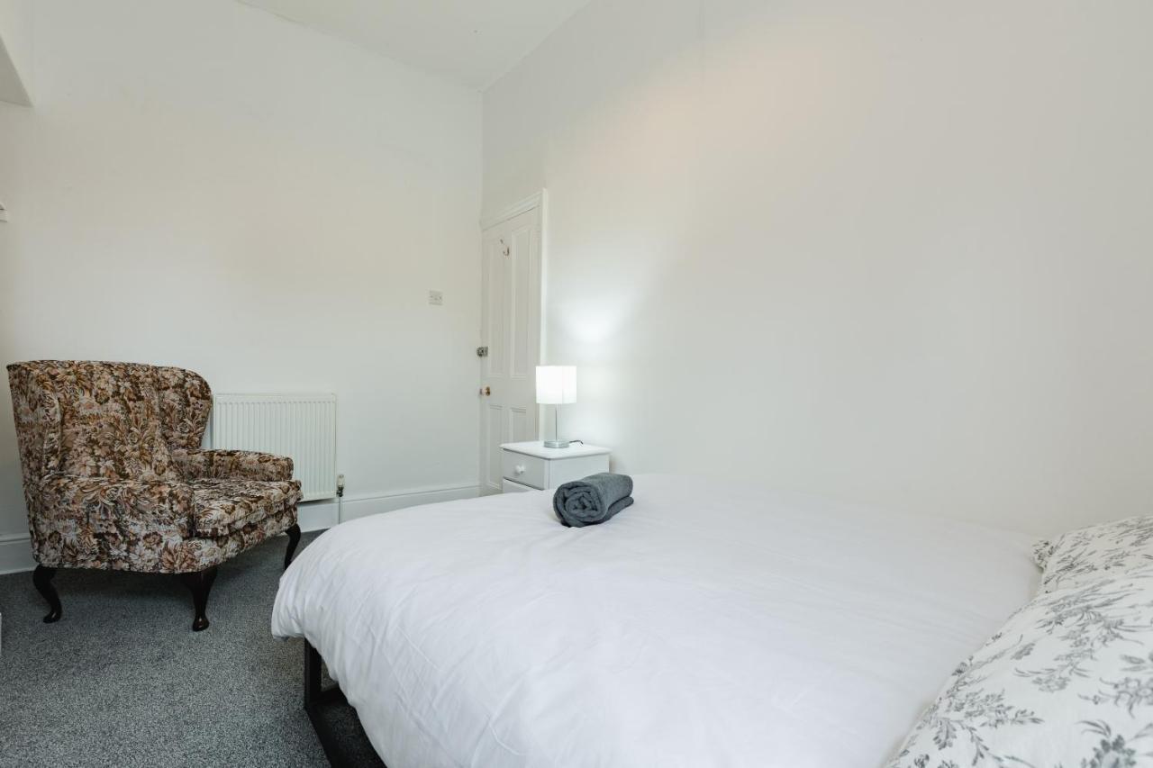 דירות קינגסטון אפון הול Peaceful House Near Pearson Park מראה חיצוני תמונה