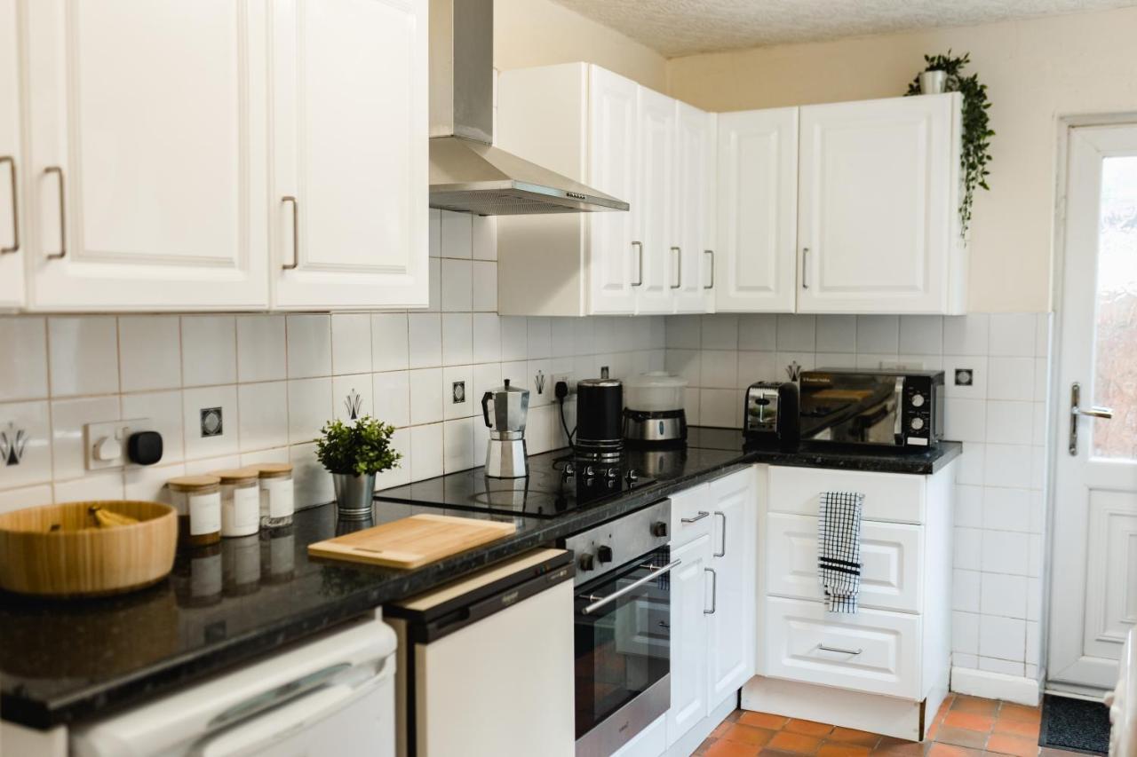 דירות קינגסטון אפון הול Peaceful House Near Pearson Park מראה חיצוני תמונה